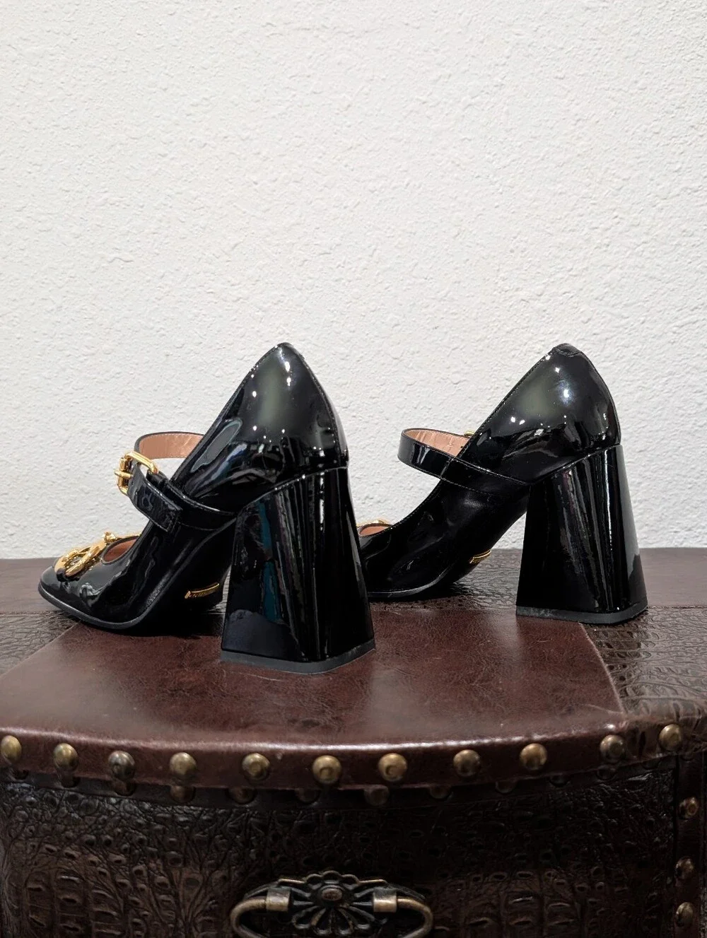 Gucci Baby Horsebit Patent Leather Mary Jane Pumps – Black – Size 36.5